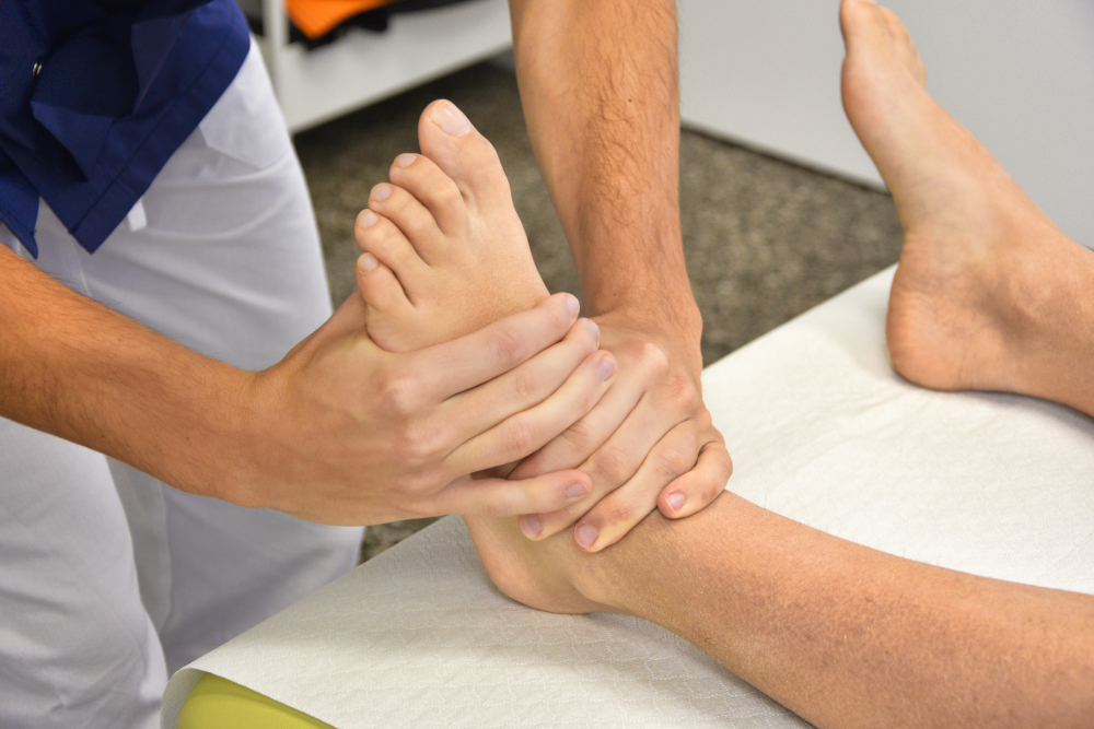 Trattamento osteopatico biomeccanico per fascite plantare a Milano studio Brera