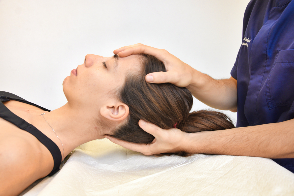 trattamento osteopatico cervicalgia Milano